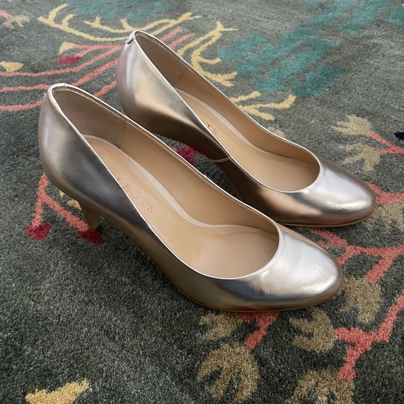 Talbots Gold Metallic Leather Pumps Size 5 - Picture 3 of 8